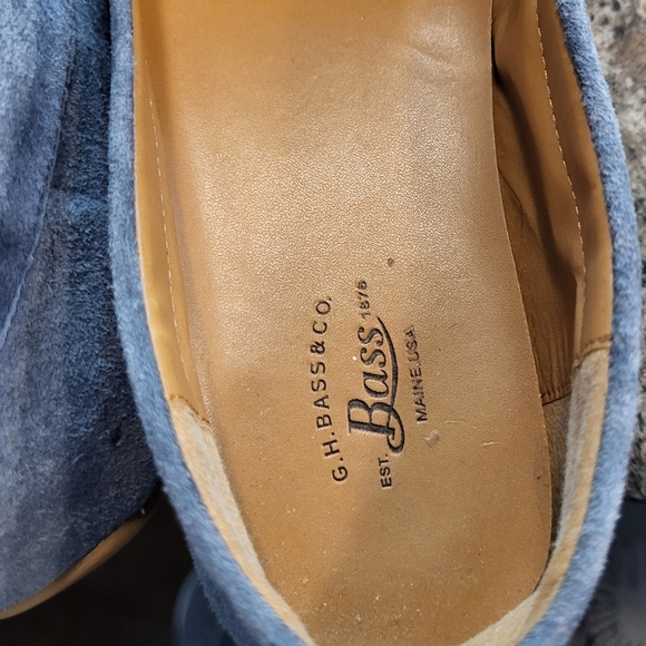 G.H. Bass Co. Bonnie Light Blue Suede Moccasins/Loafers with Tassels, Sz. 7 - Picture 3 of 12